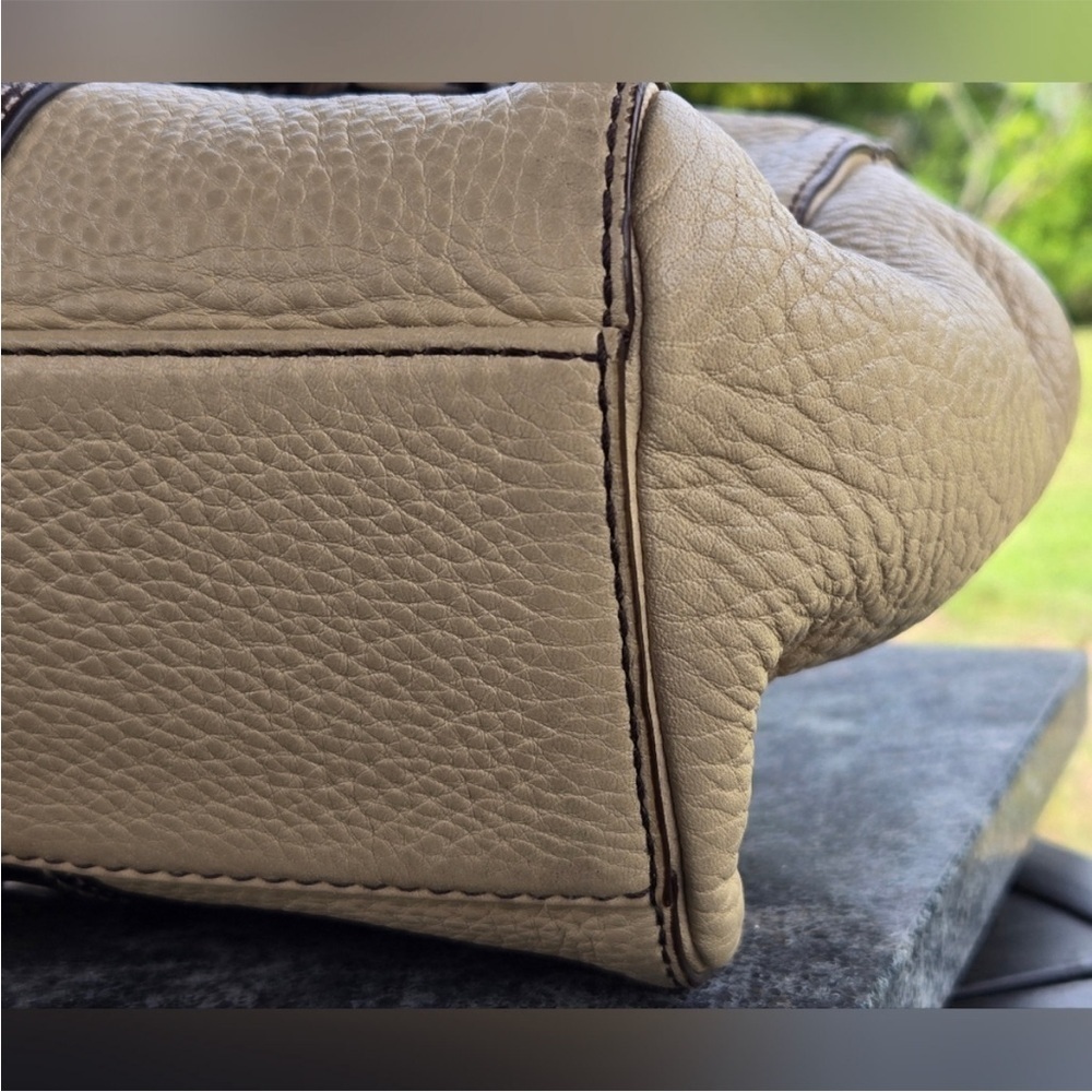 Coach Chelsea Beige Pebbled Leather Zipper Closure Shoulder Bag - Picture 10 of 15